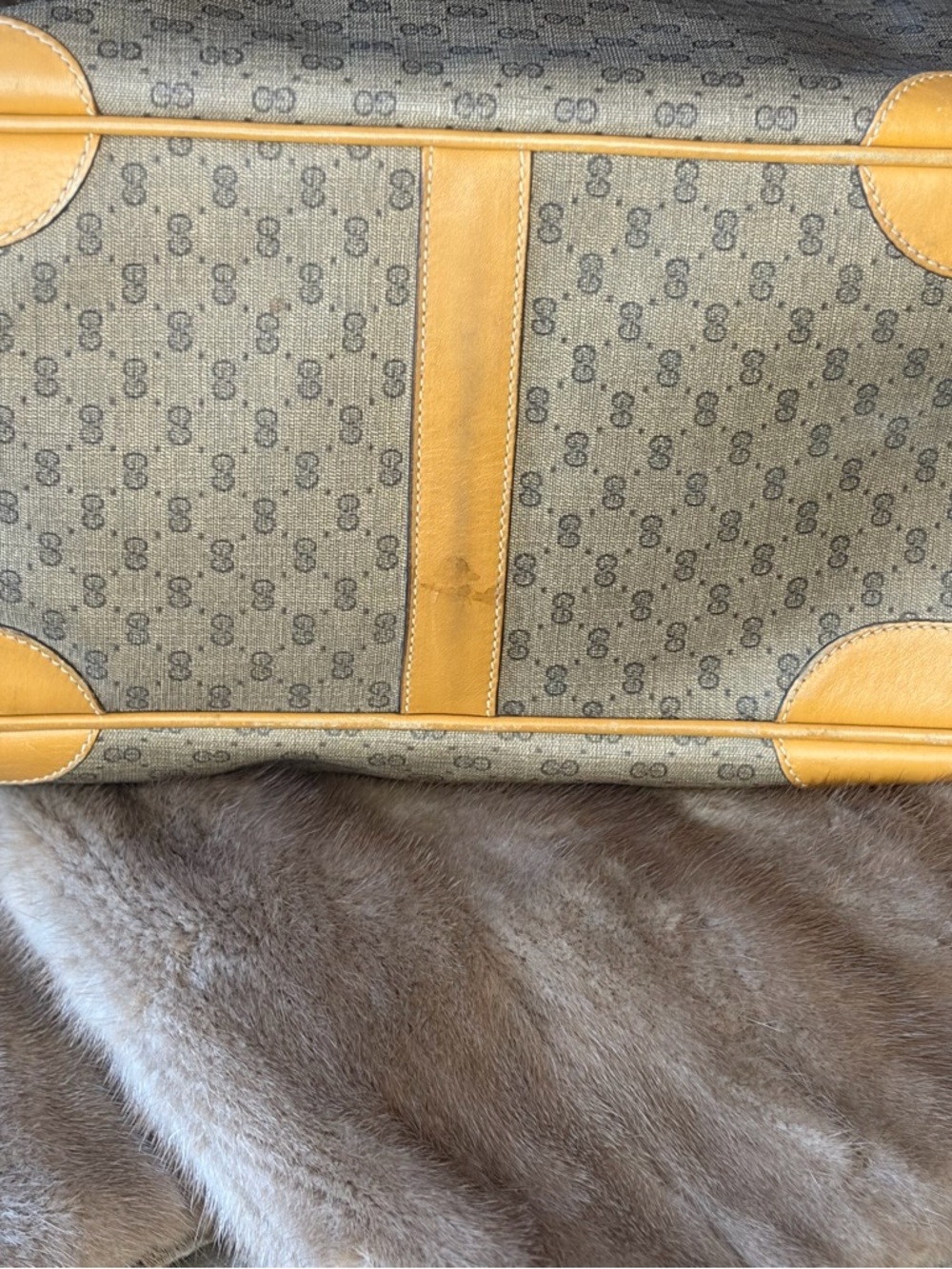 Vintage Gucci Beige Monogram Satchel with Leather Trim - Picture 8 of 10